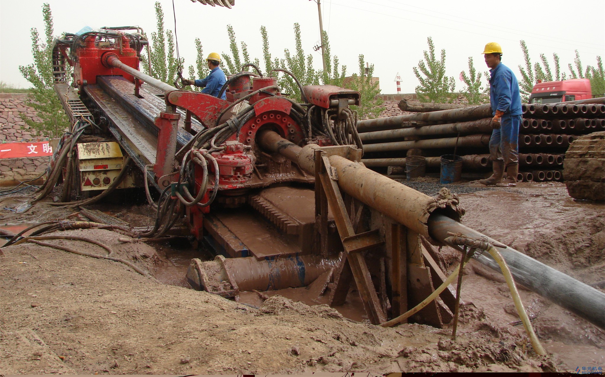 2009年4月24日，華元公司再創(chuàng)定向鉆穿越施工新紀錄